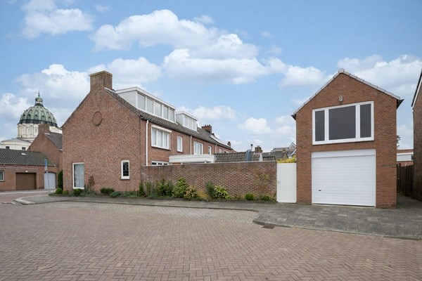 Medium property photo - Vader Vincentiusstraat 22, 4731 JP Oudenbosch